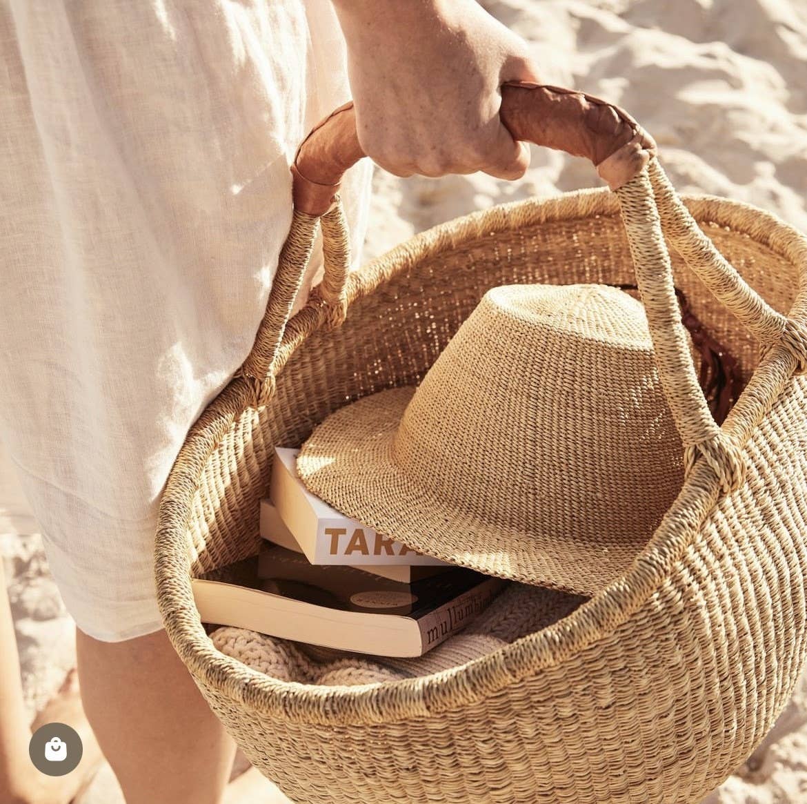 Natural Round basket: Medium