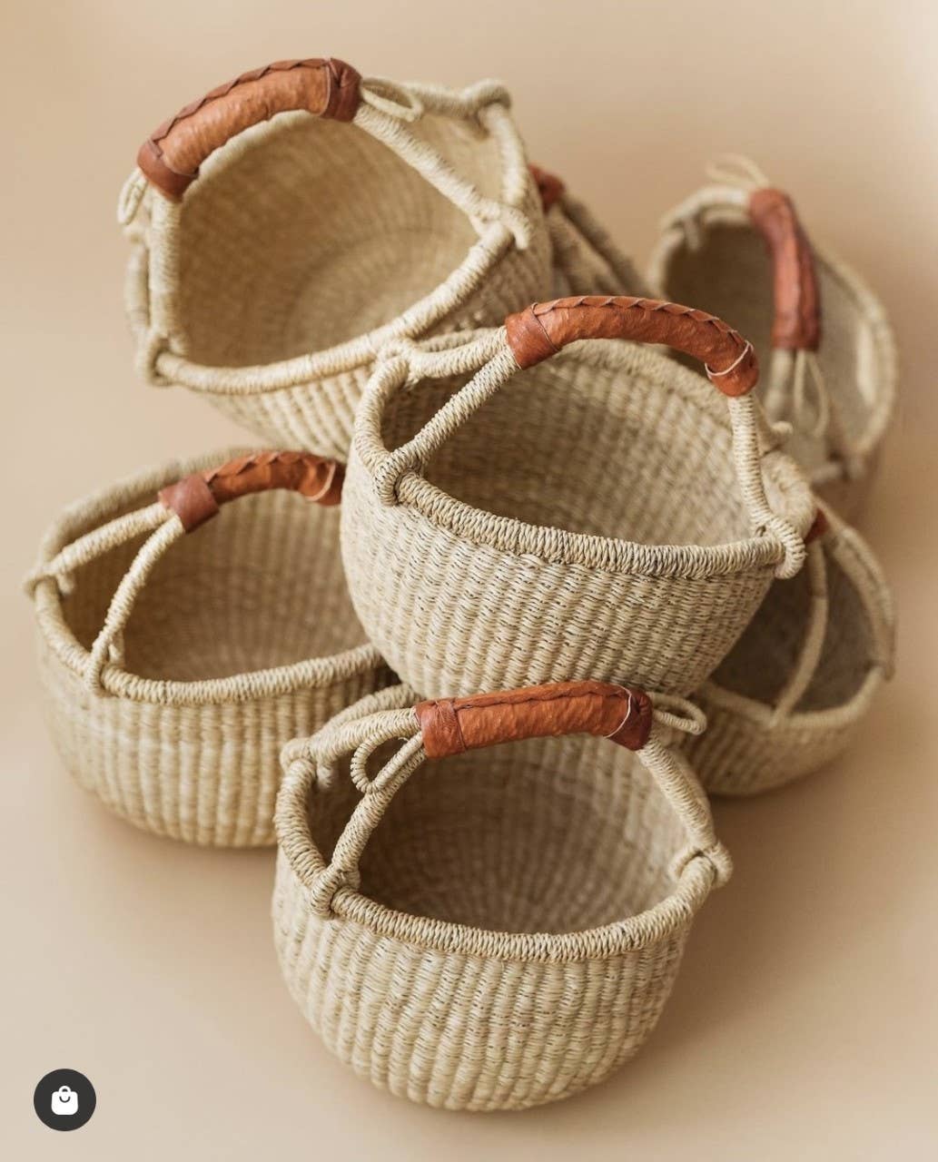 Natural Round basket: Medium