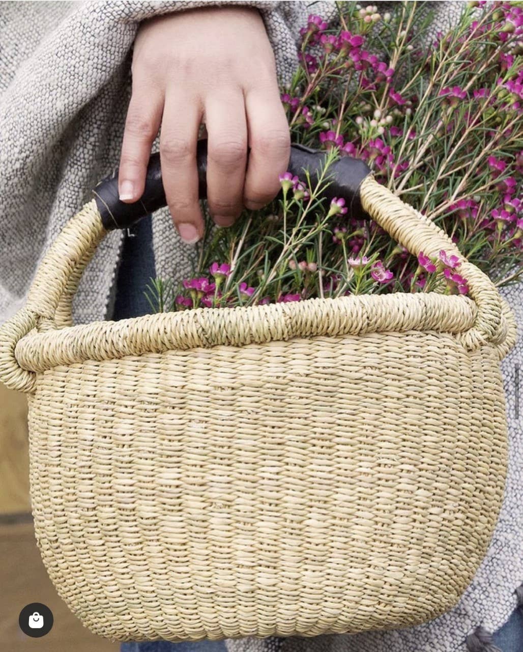 Natural Round basket: Medium